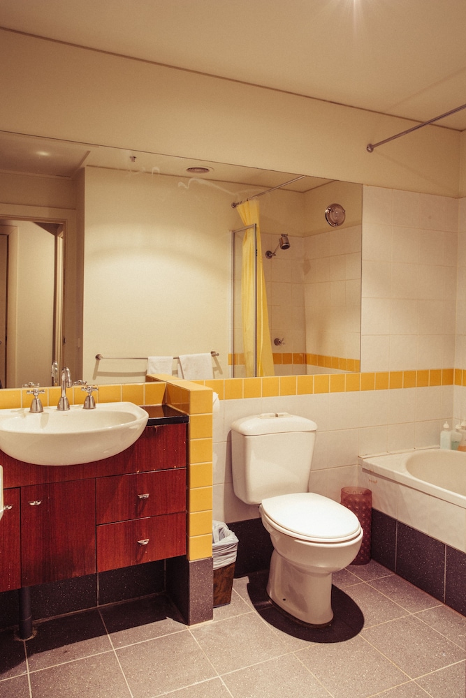 Yti Garden Hotel 59/62