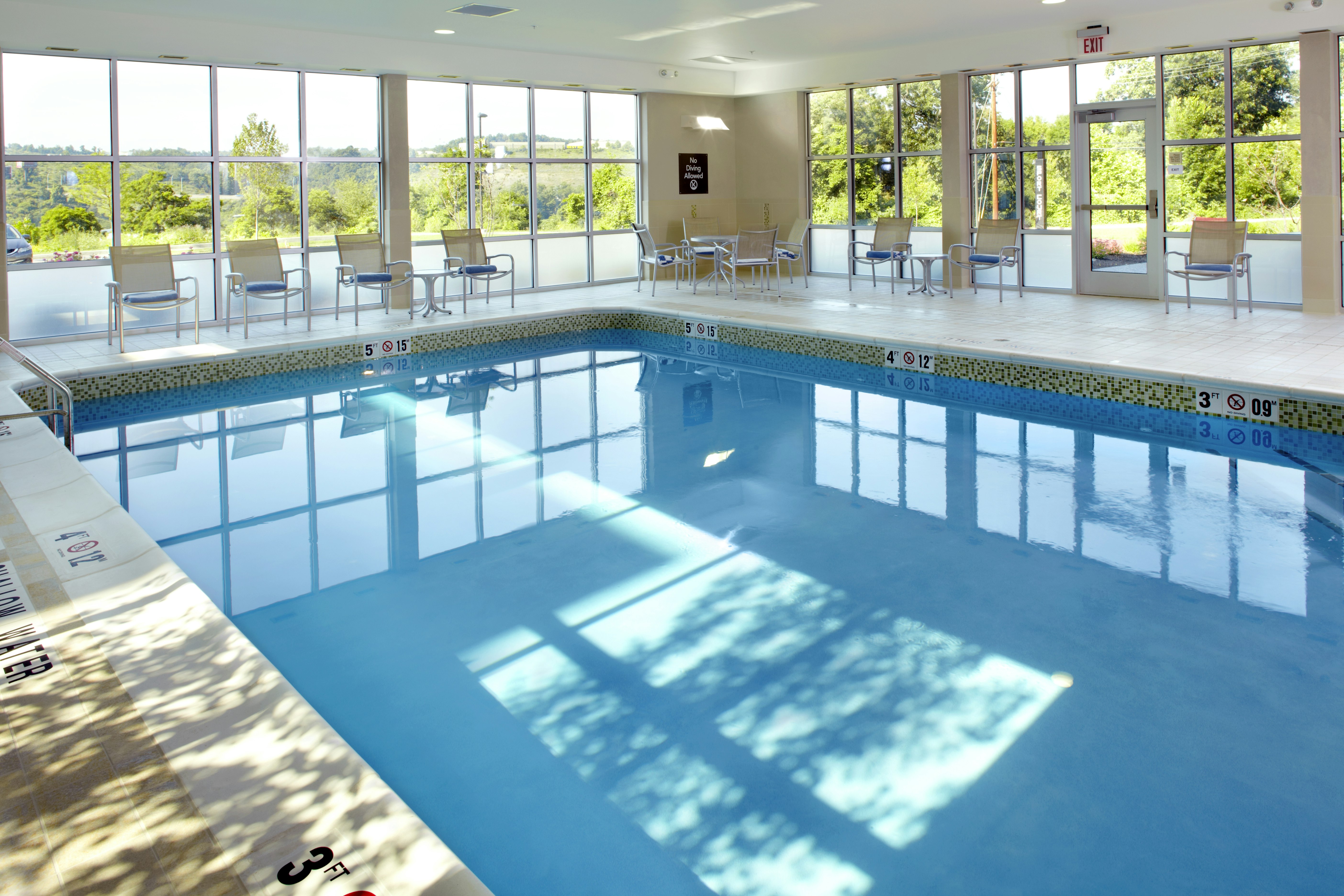 Homewood Suites by Hilton Pittsburgh Airport Robinson Mall Area PA 4/14
