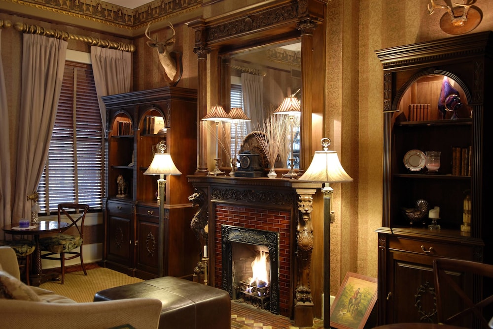 Foley House Inn 59/75