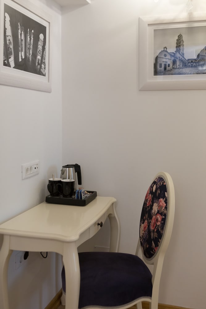 Priska Heritage Rooms 35/50