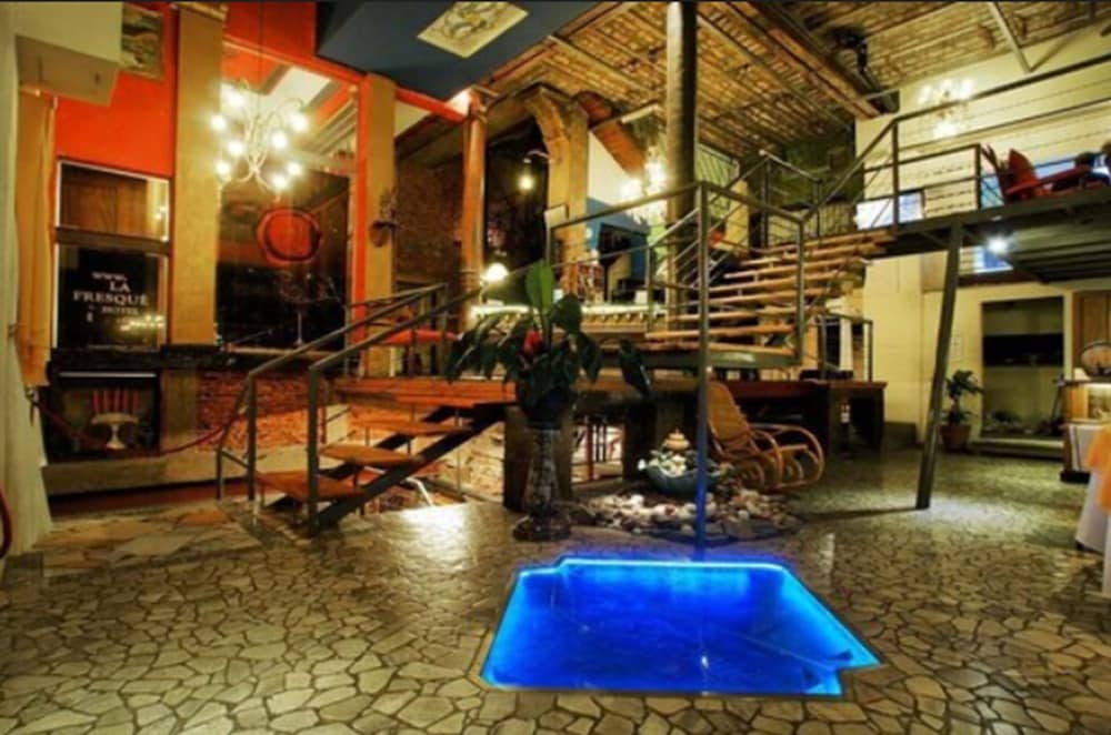 La Fresque Hotel 36/40