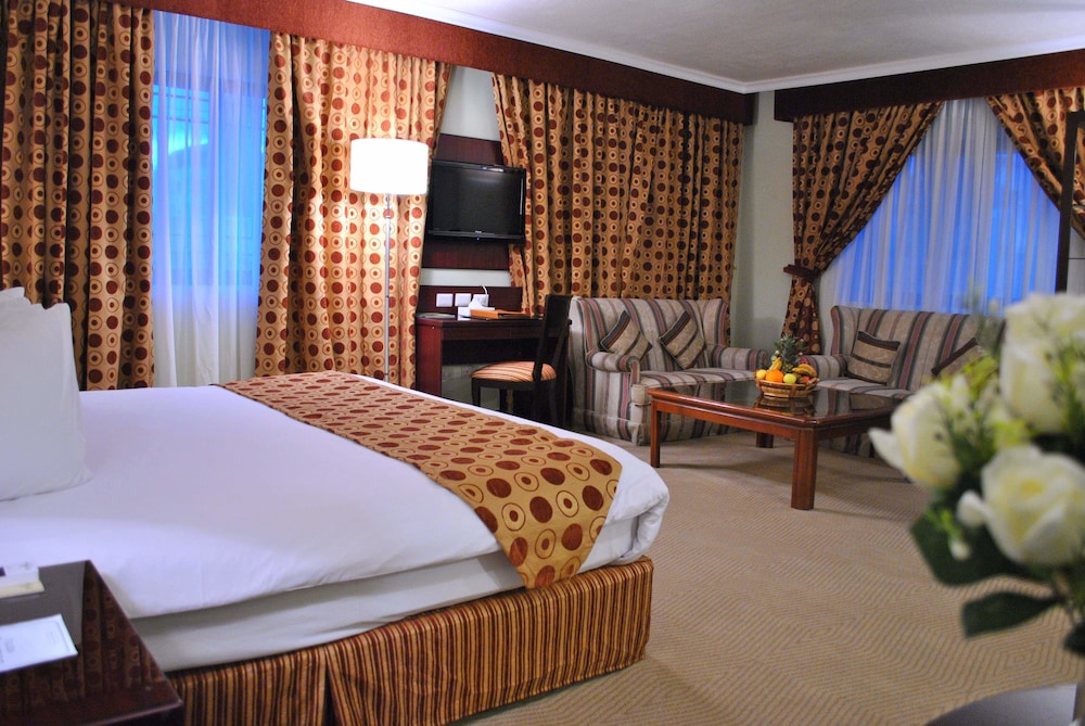 LARSA HOTEL 25/48