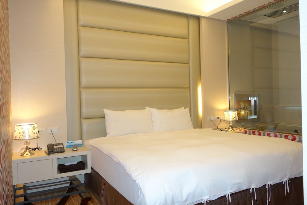 Skylight B&amp;B 12/65