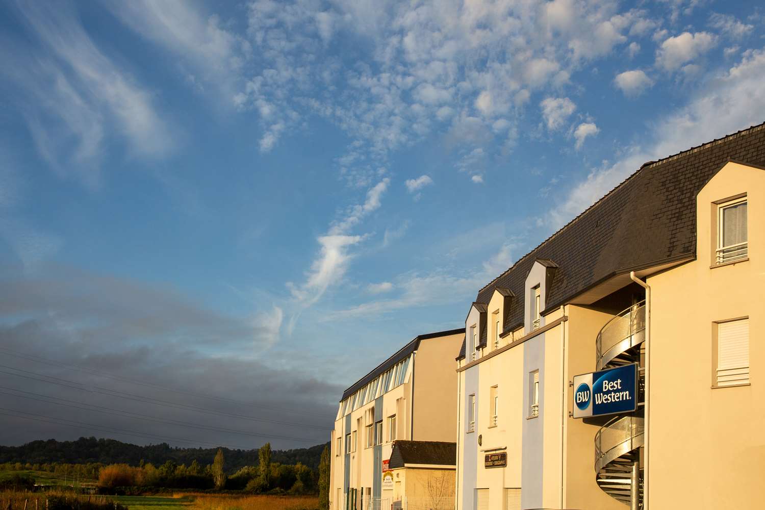 Best Western Hotel & SPA Pau Lescar Aeroport 1/12