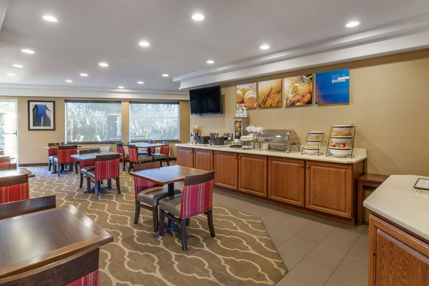Comfort Inn & Suites Lincoln City 25/35
