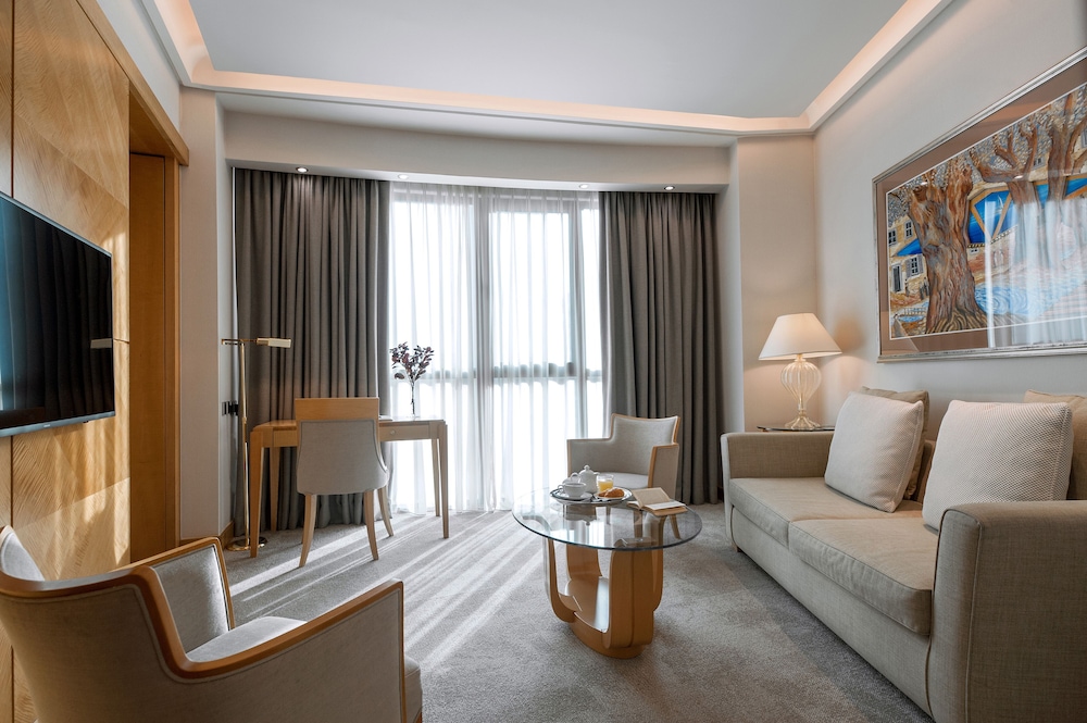 Melia Athens 56/73