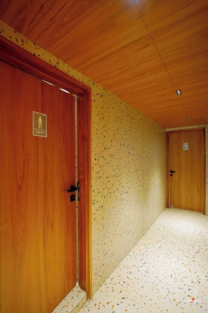 Nirulas Hotel 20/50