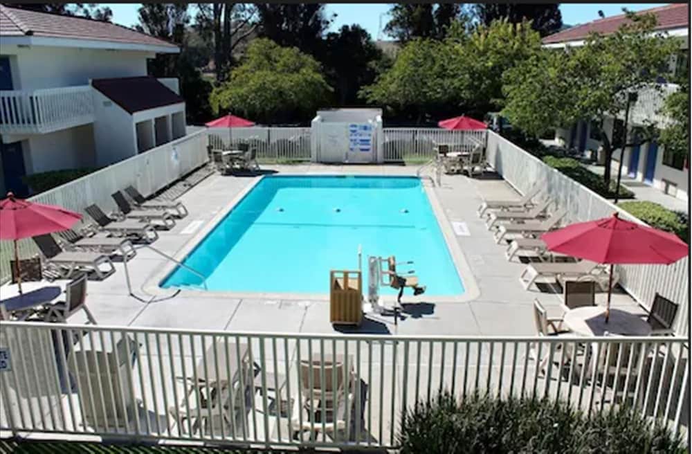Motel6 San Luis Obispo, CA - South 47/51