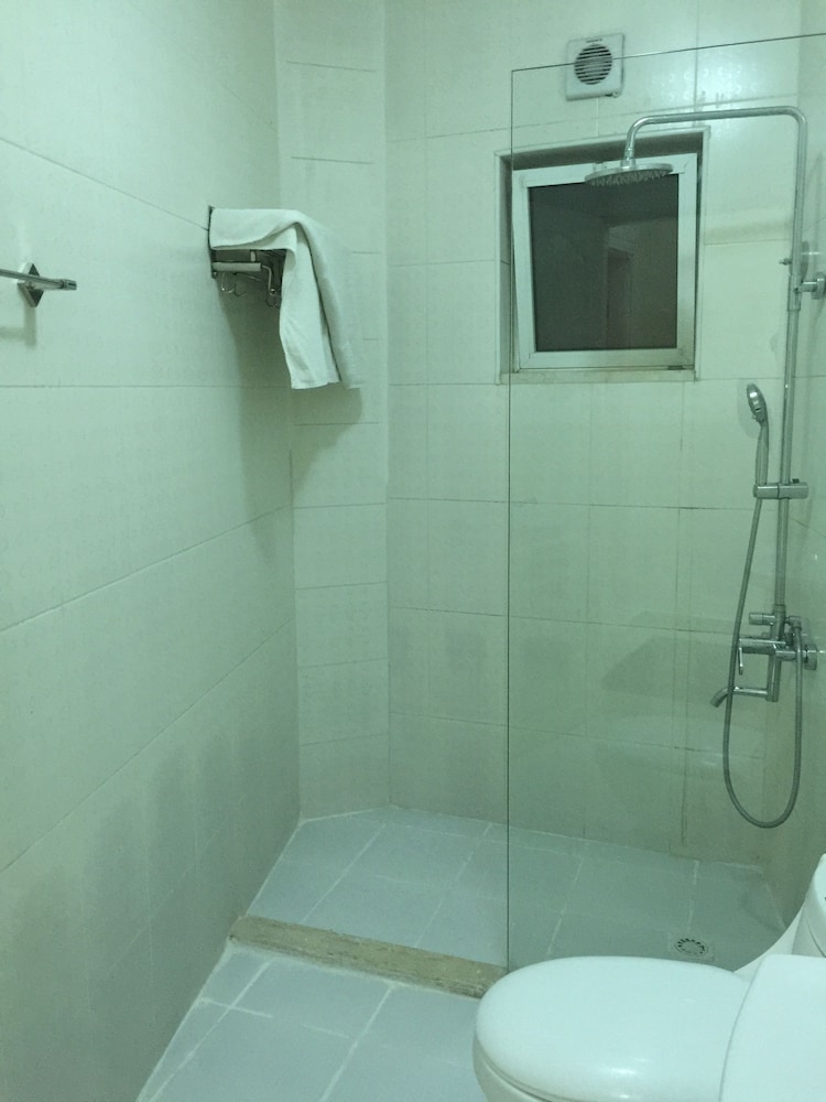 ZAINA PLAZA HOTEL 51/53