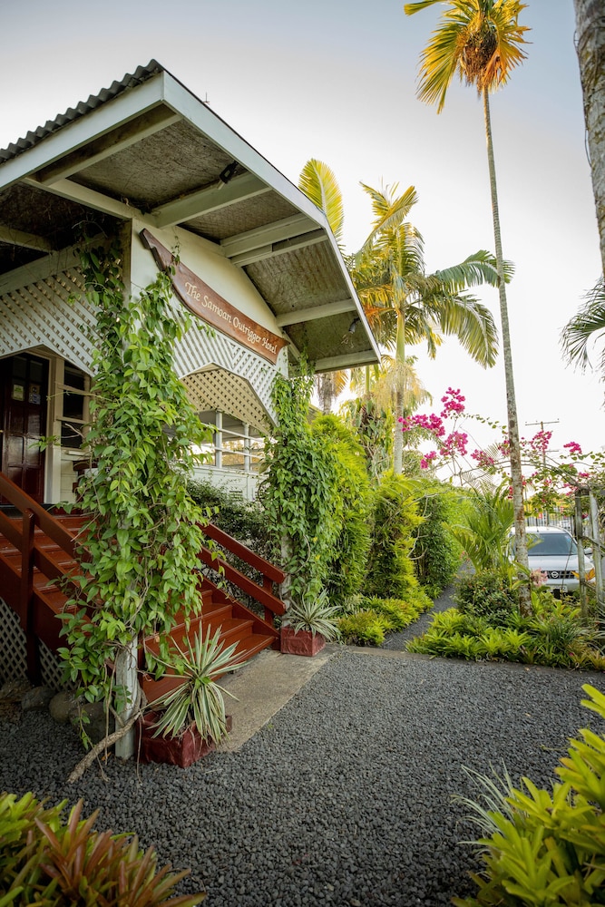 The Samoan Outrigger Hotel 46/50