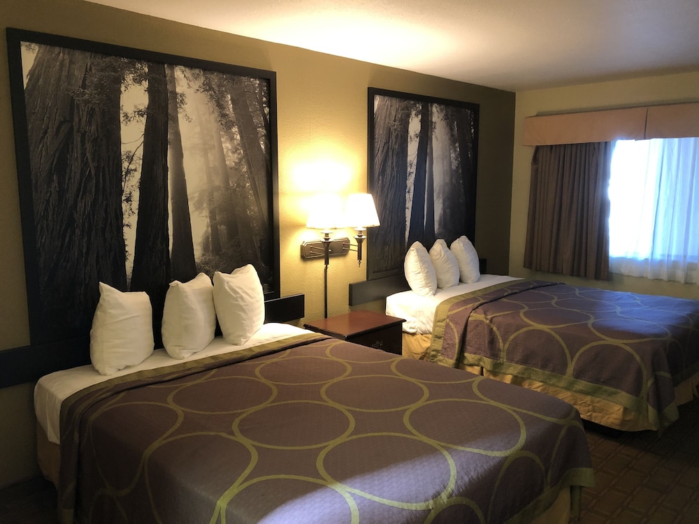 Super 8 by Wyndham Corning 12/25