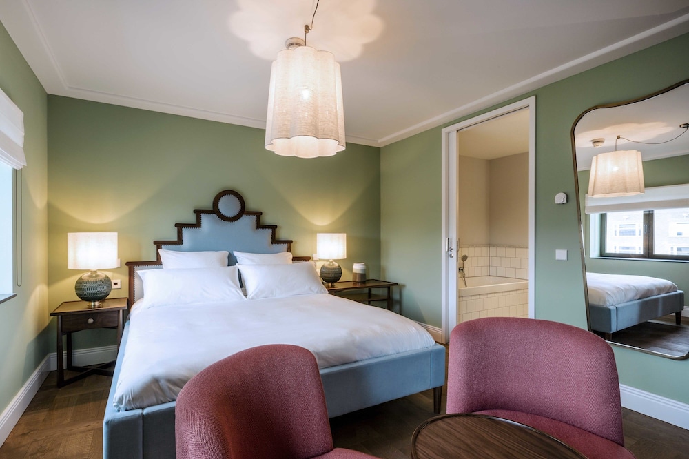 Hotel Twenty Eight 10/47
