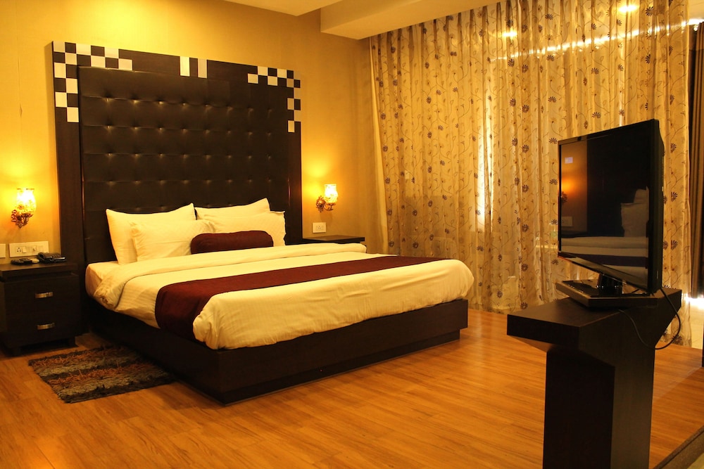 Surya Hotel 27/74