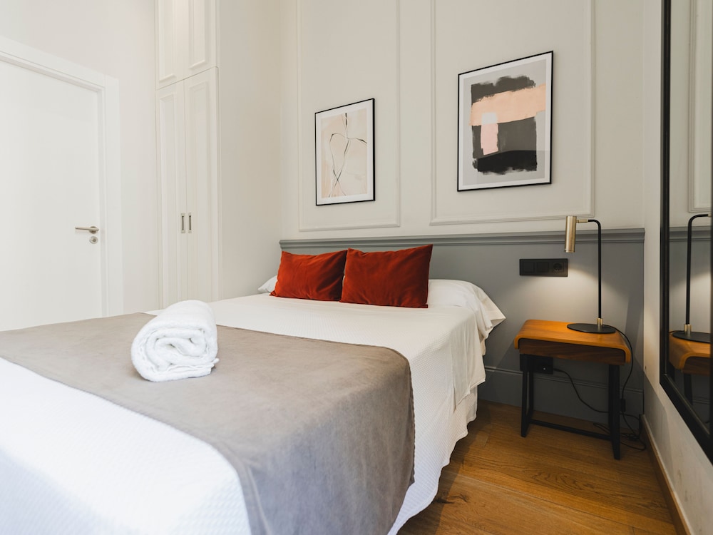 Room, Single, Queen Bed