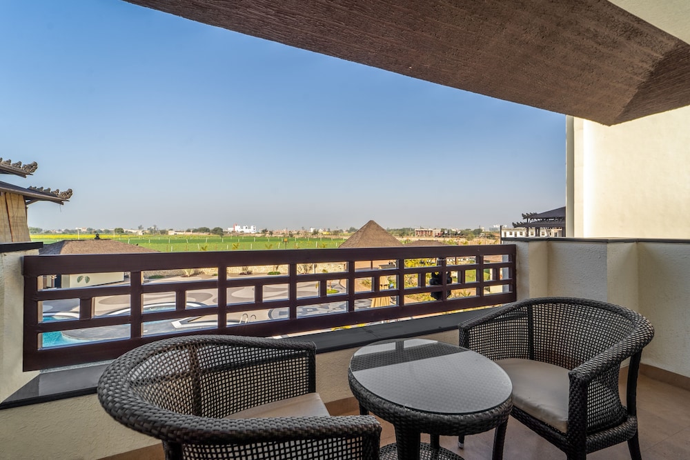 Shyama Sarovar Portico 48/64