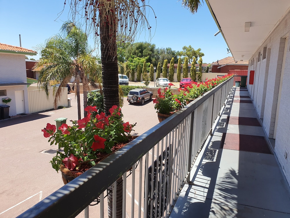 Econo Lodge Rivervale 12/60
