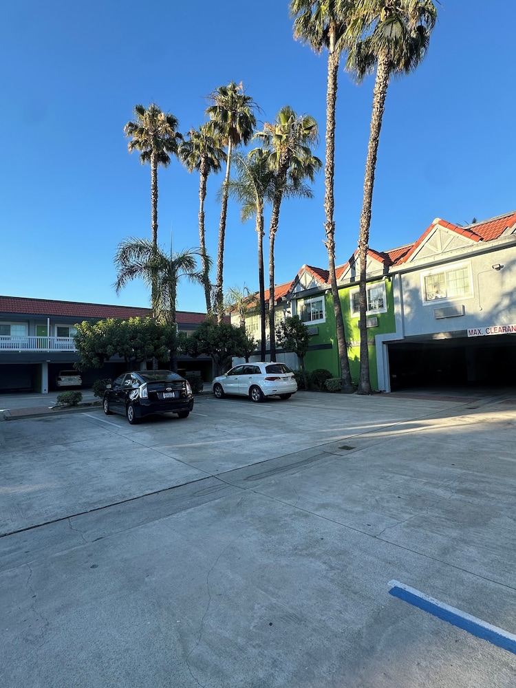 Garden Inn San Gabriel 48/57