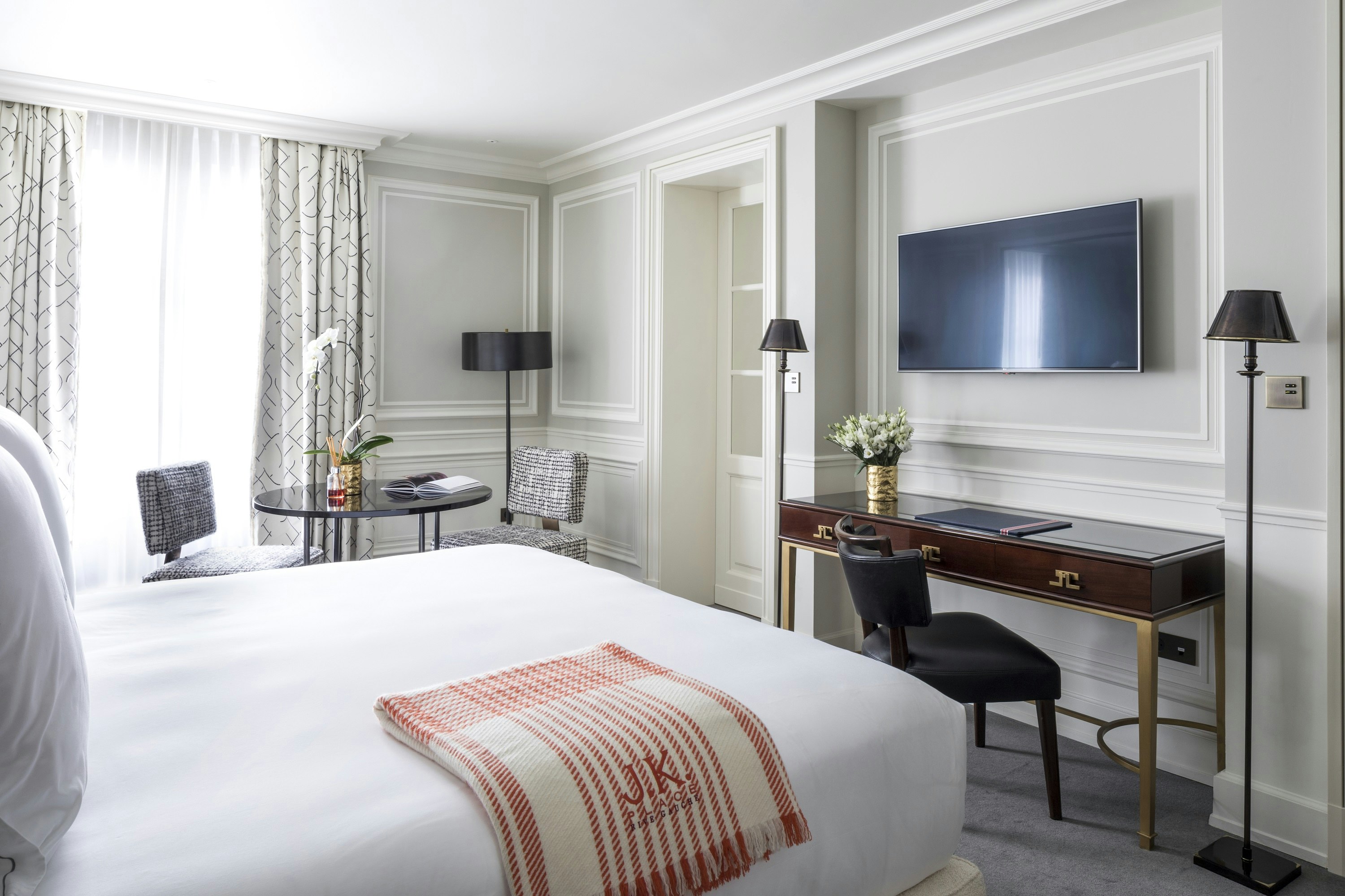 J.K. Place Paris 9/50
