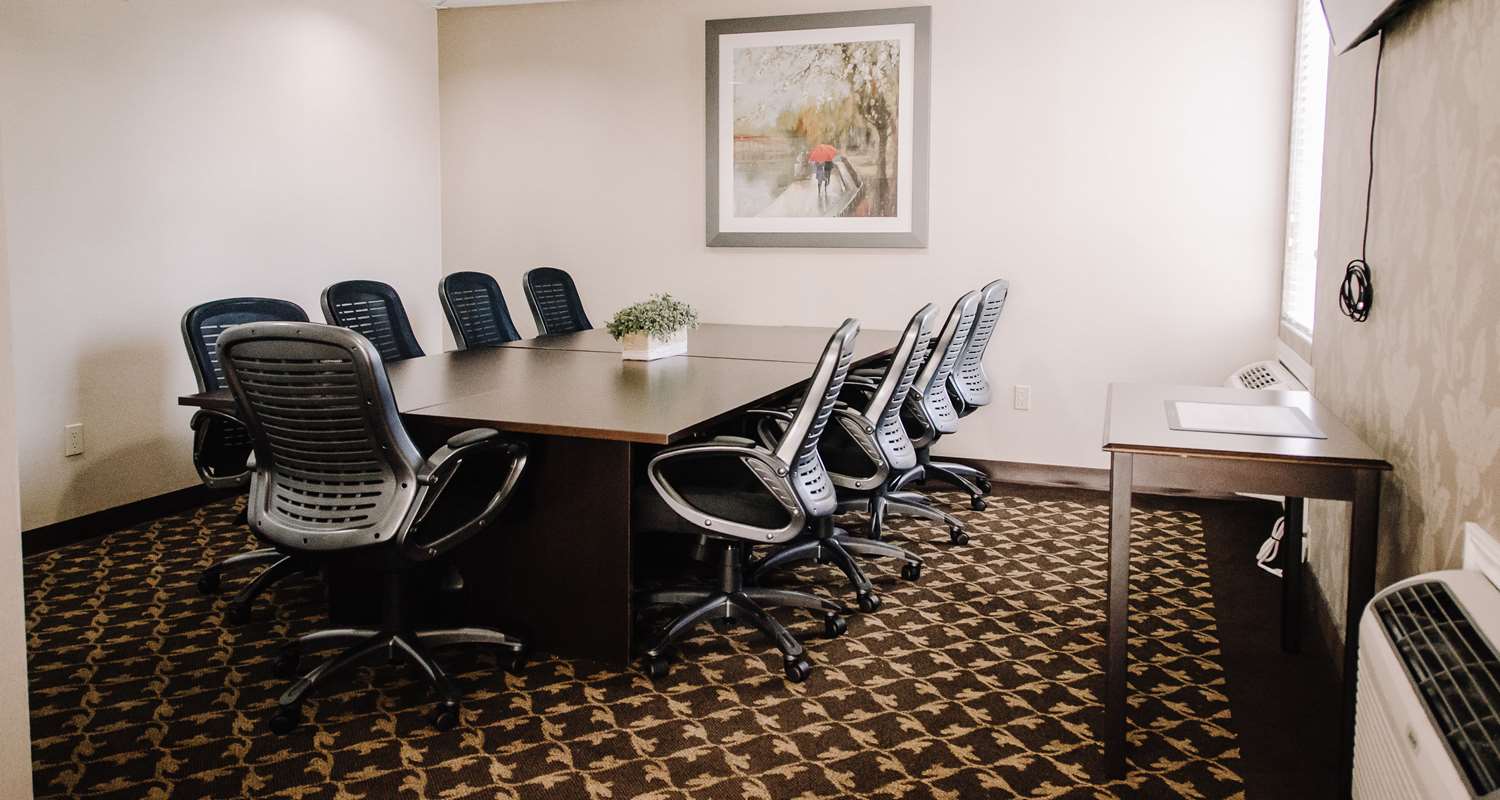 Best Western Plus Bowmanville 10/16