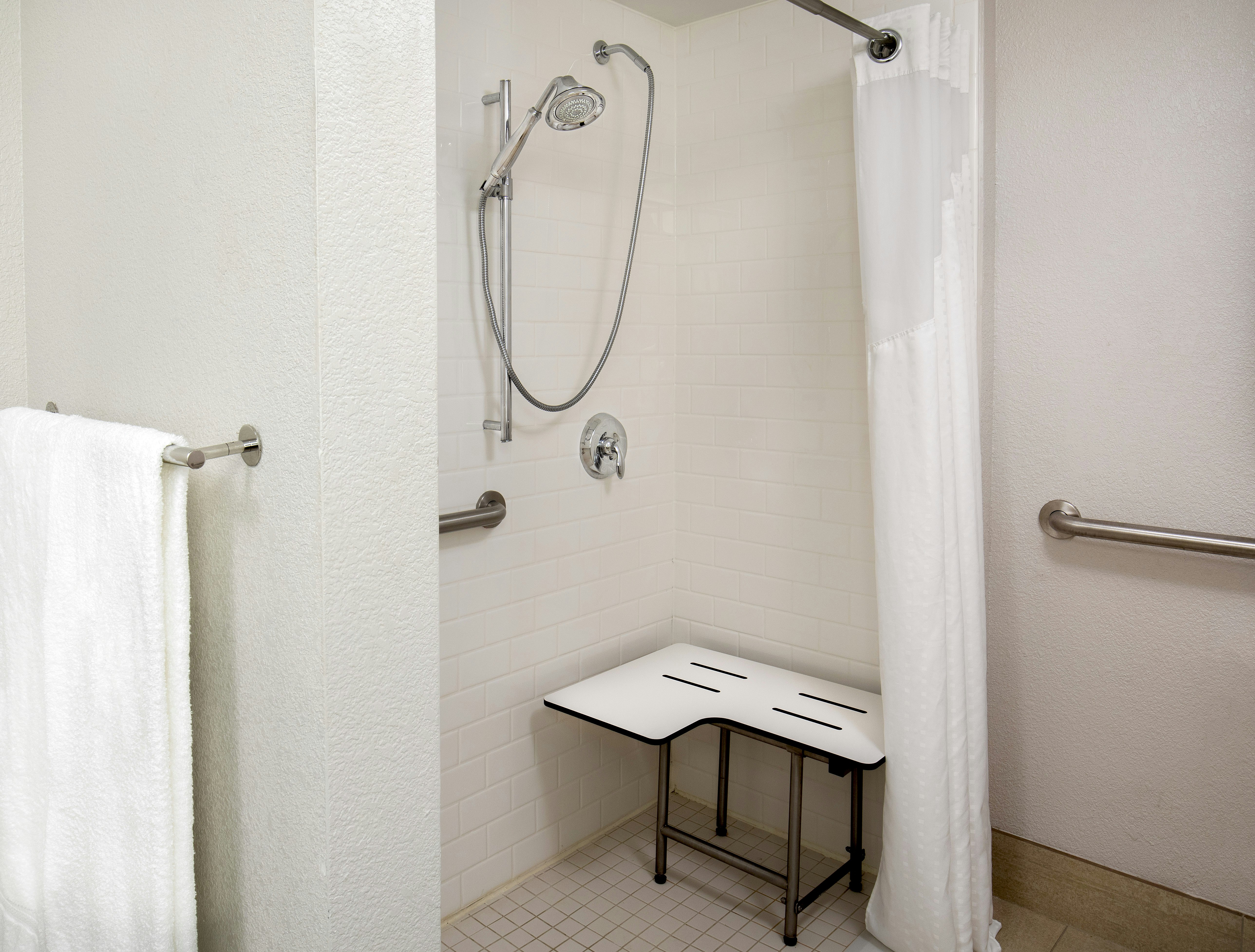Holiday Inn Express Chesapeake Norfolk 16/17