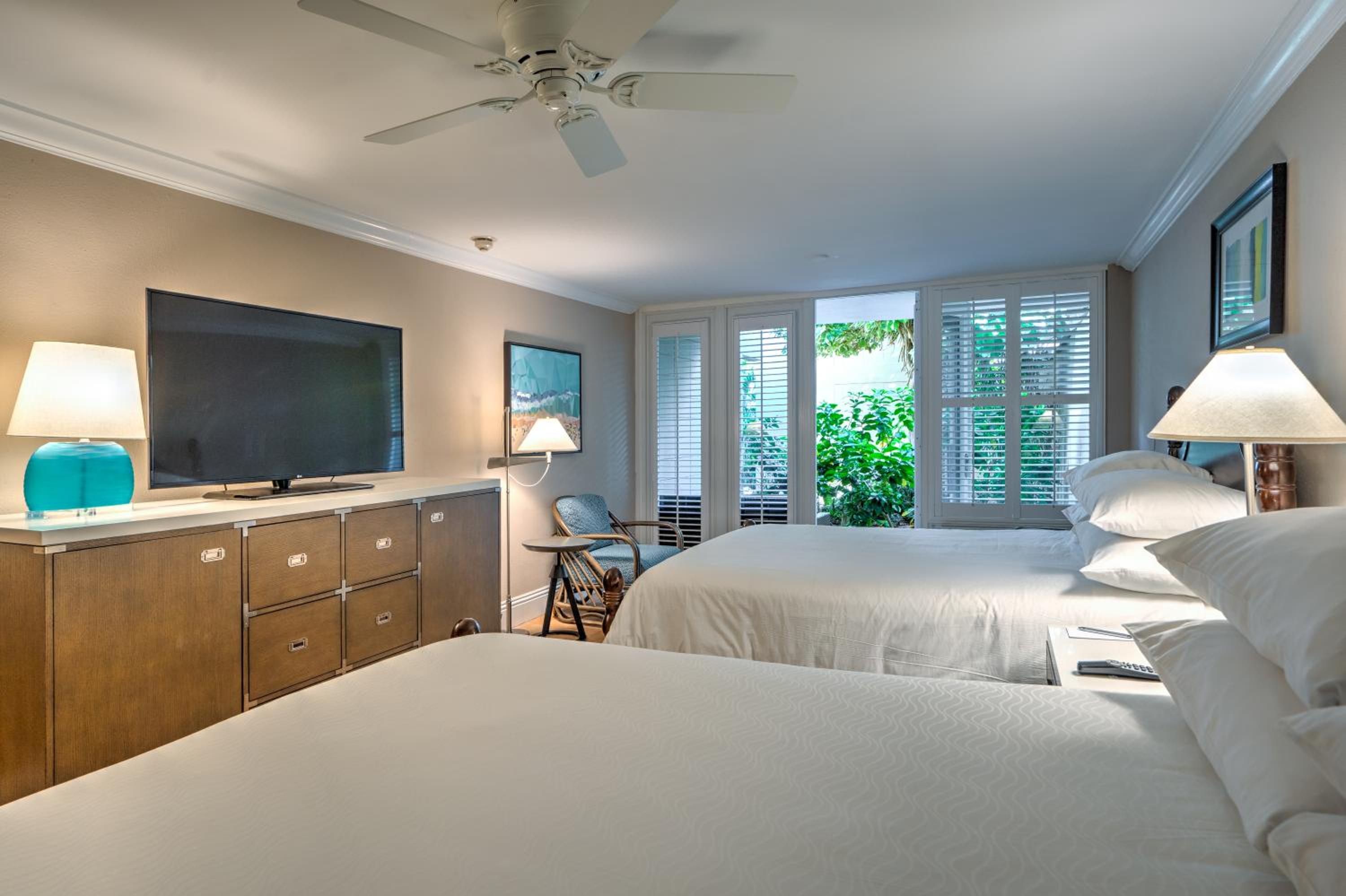 Lanai, Queen Bed, Accessible