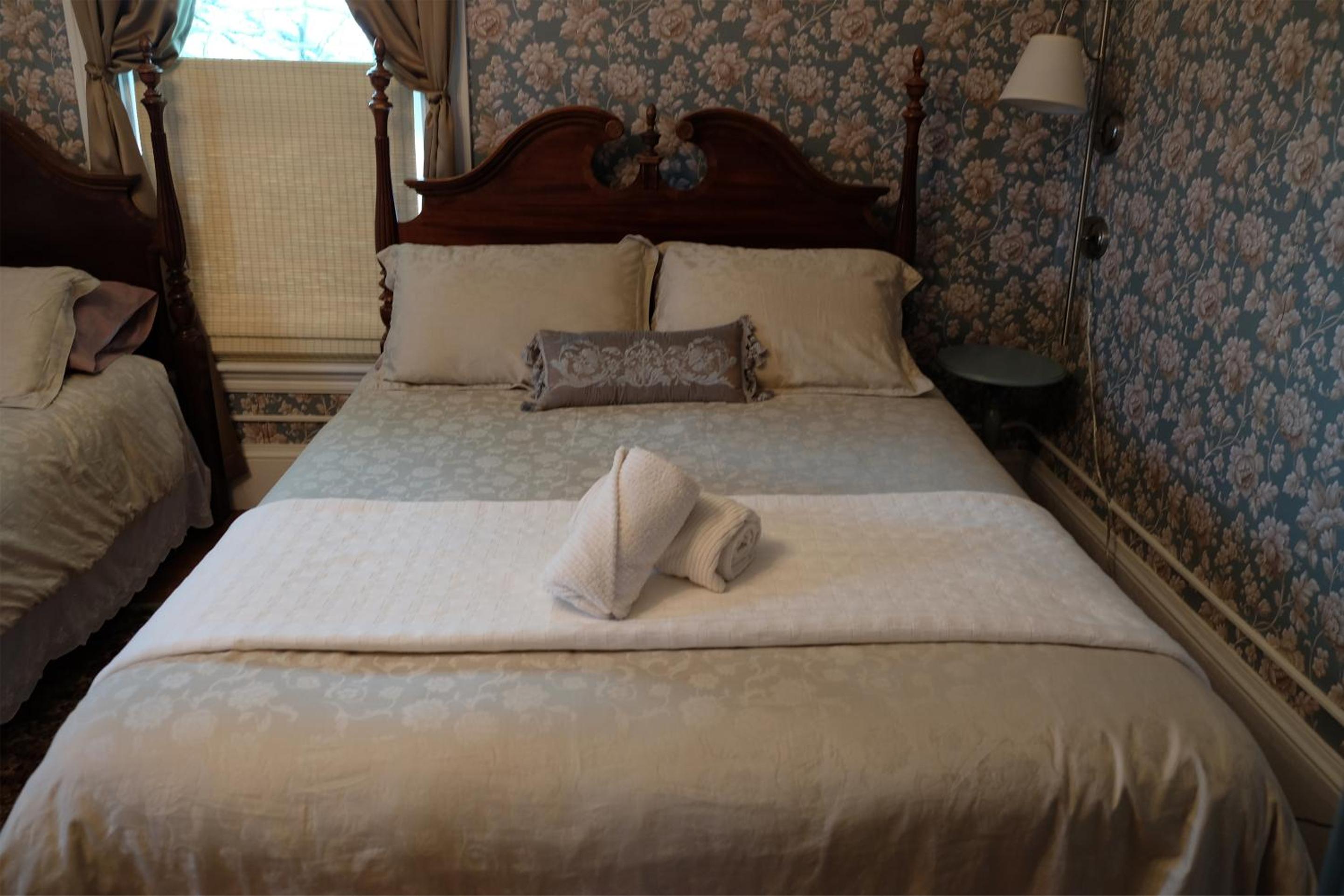 Guilford Bed and Breakfast 11/42