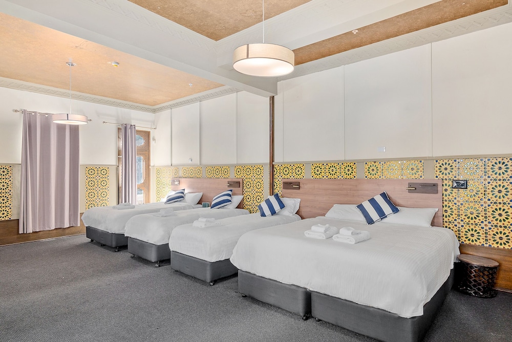 Criterion Hotel Sydney 28/64