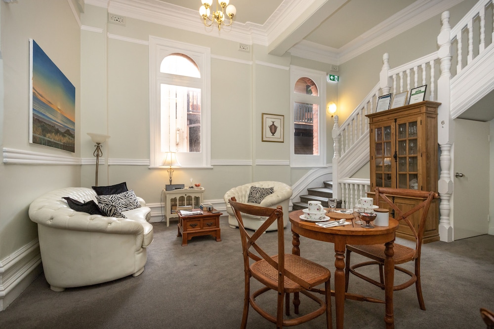 Fremantle Bed And Breakfast 25/45