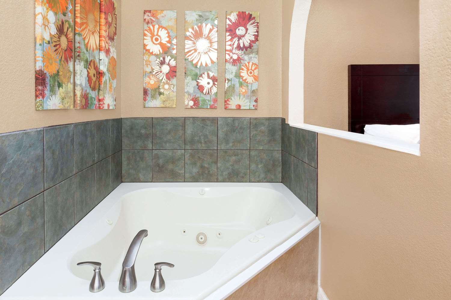 Days Inn by Wyndham Arcadia Louisiana 10/10