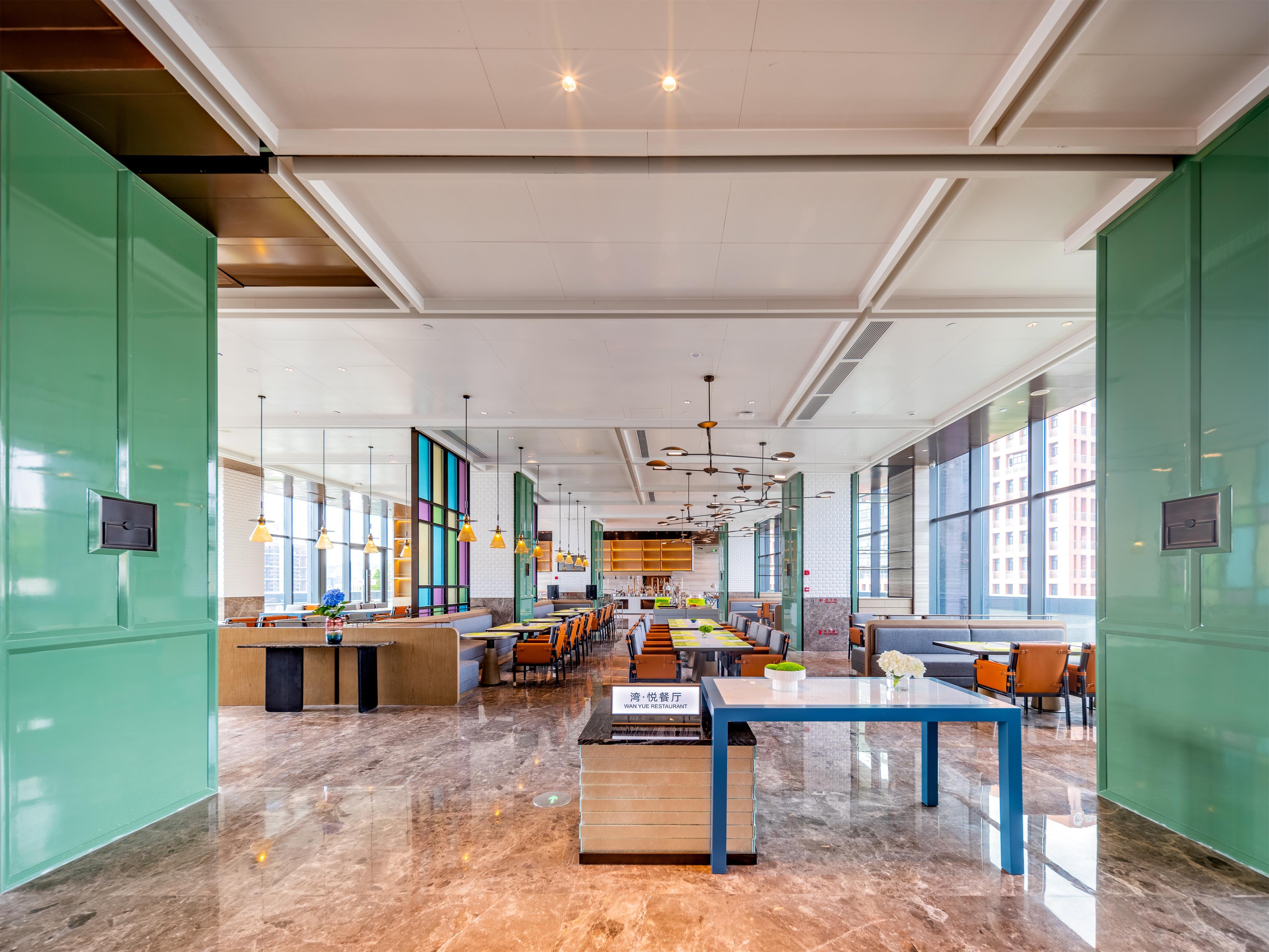 Holiday Inn Zhuhai City Center 33/50