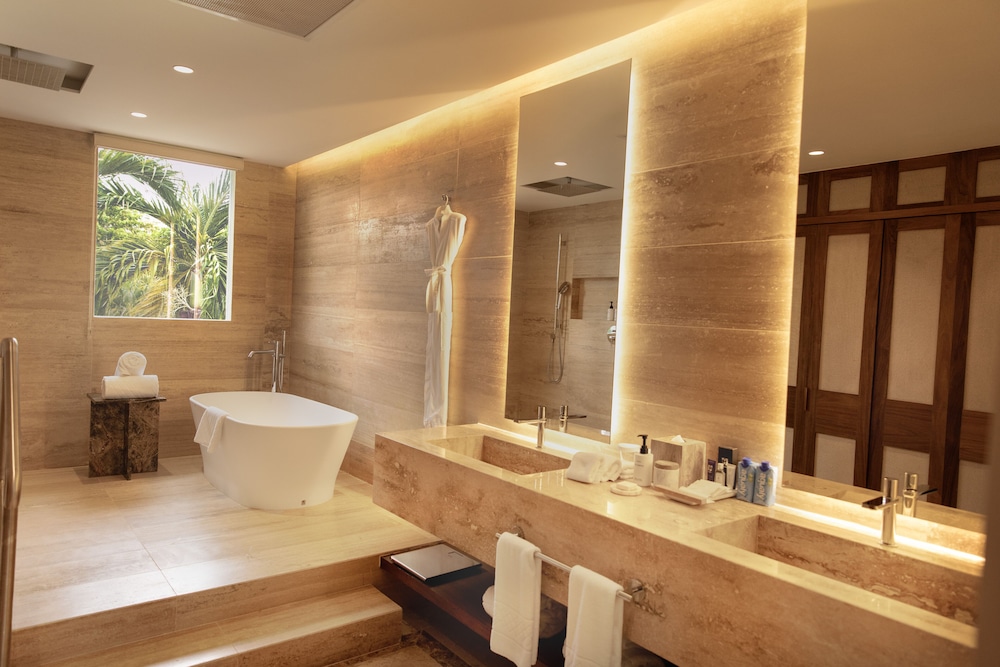 Master, Suite, 2 Queen Beds, Ocean Front، Paraiso de la Bonita, Adult All-Inclusive, a Luxury Collection Resort 9/10