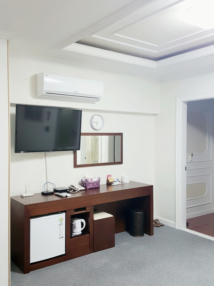 HOTEL PARKWOOD INCHEON AIRPORT 53/70