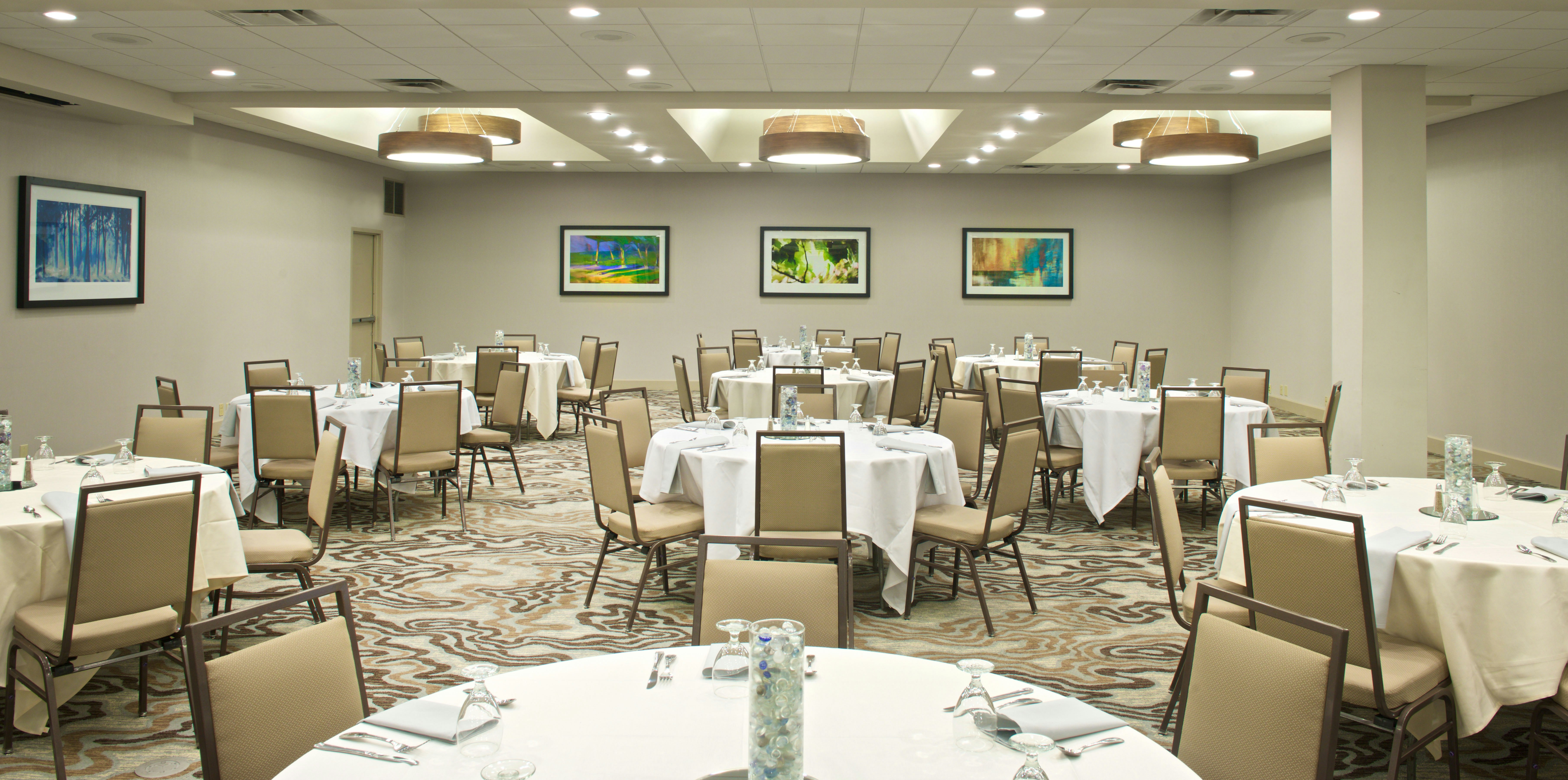 Embassy Suites by Hilton Cincinnati Northeast Blue Ash 42/54