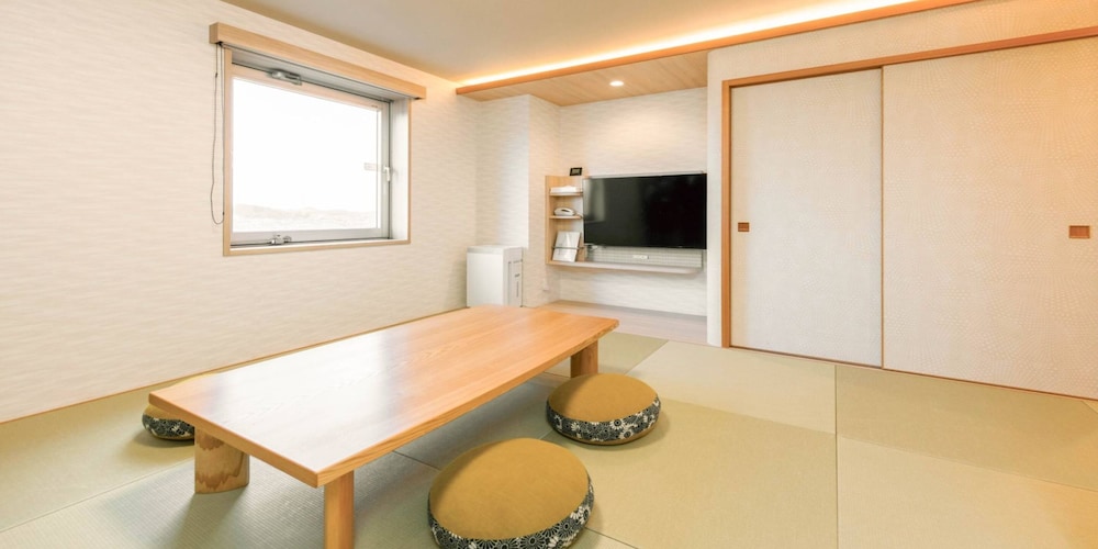 Tokai City Hotel 61/70