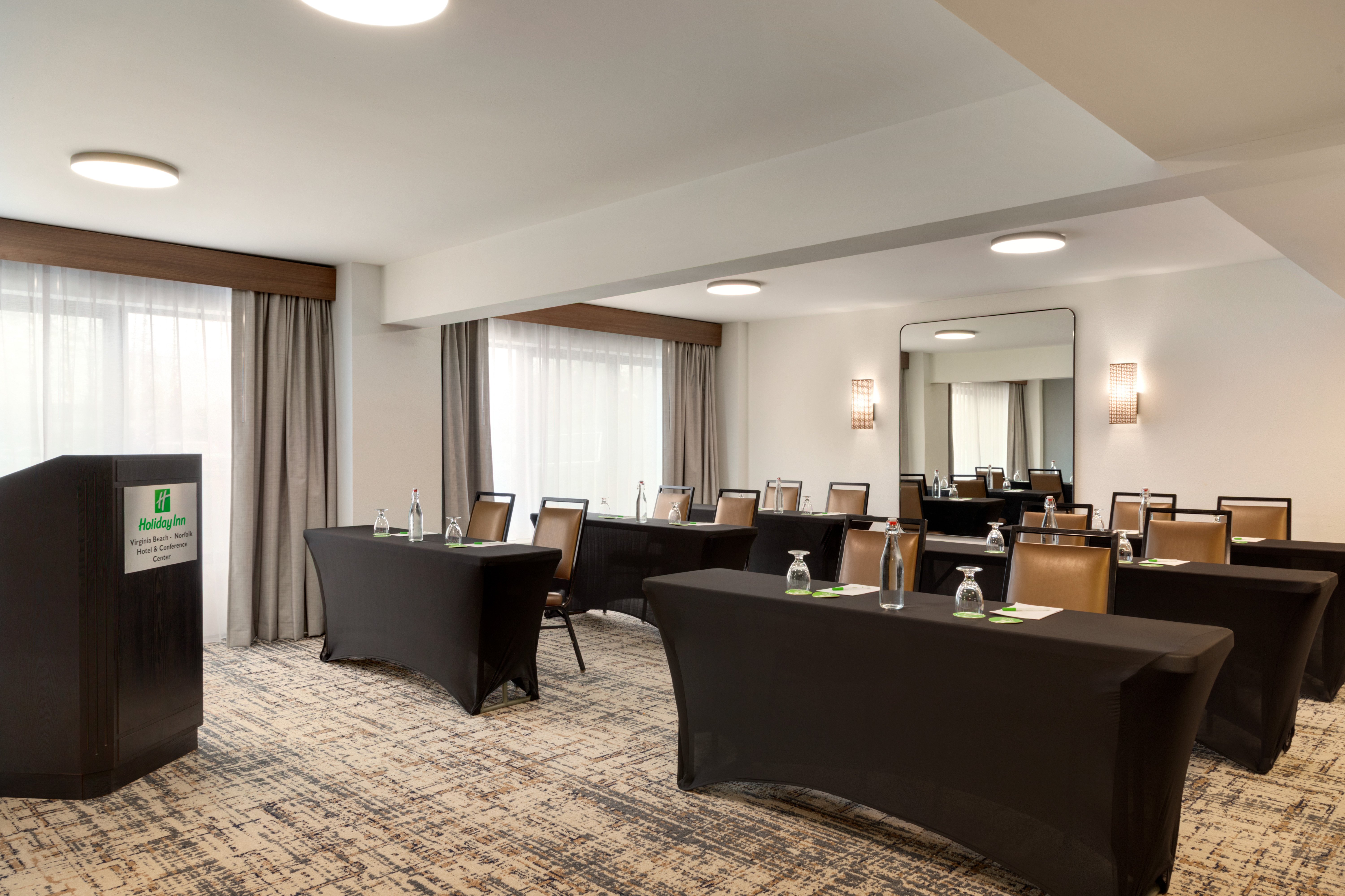 Holiday Inn Virginia Beach - Norfolk 58/63