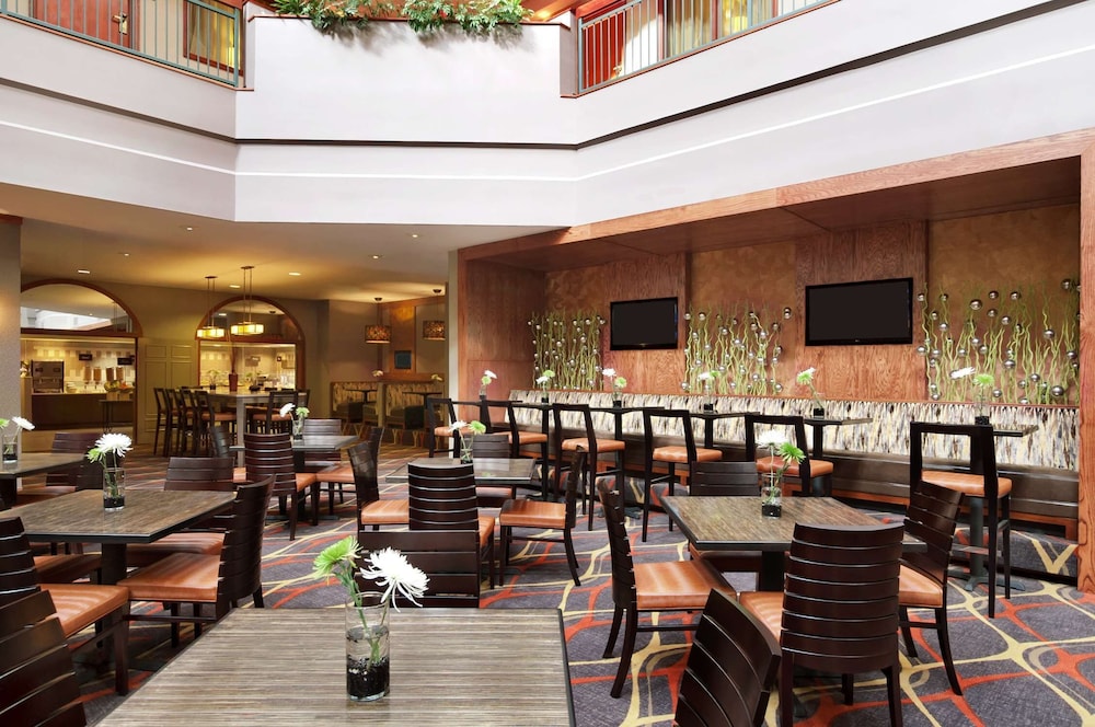 Embassy Suites by Hilton Dallas Near the Galleria 53/71