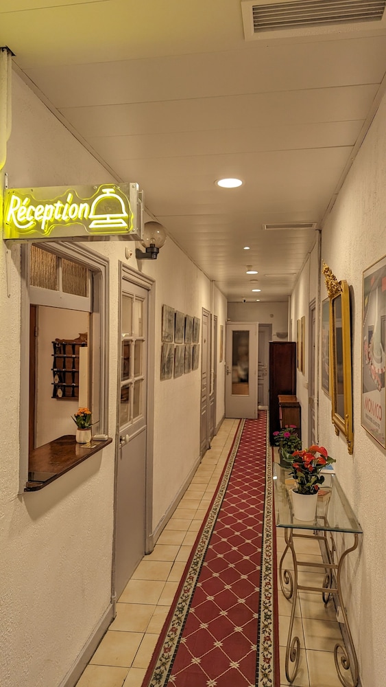 Richelieu Hotel 8/68