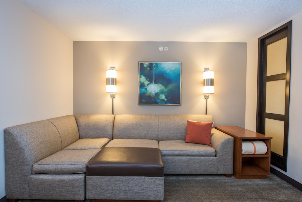 Hyatt Place Minneapolis/Eden Prairie 42/68