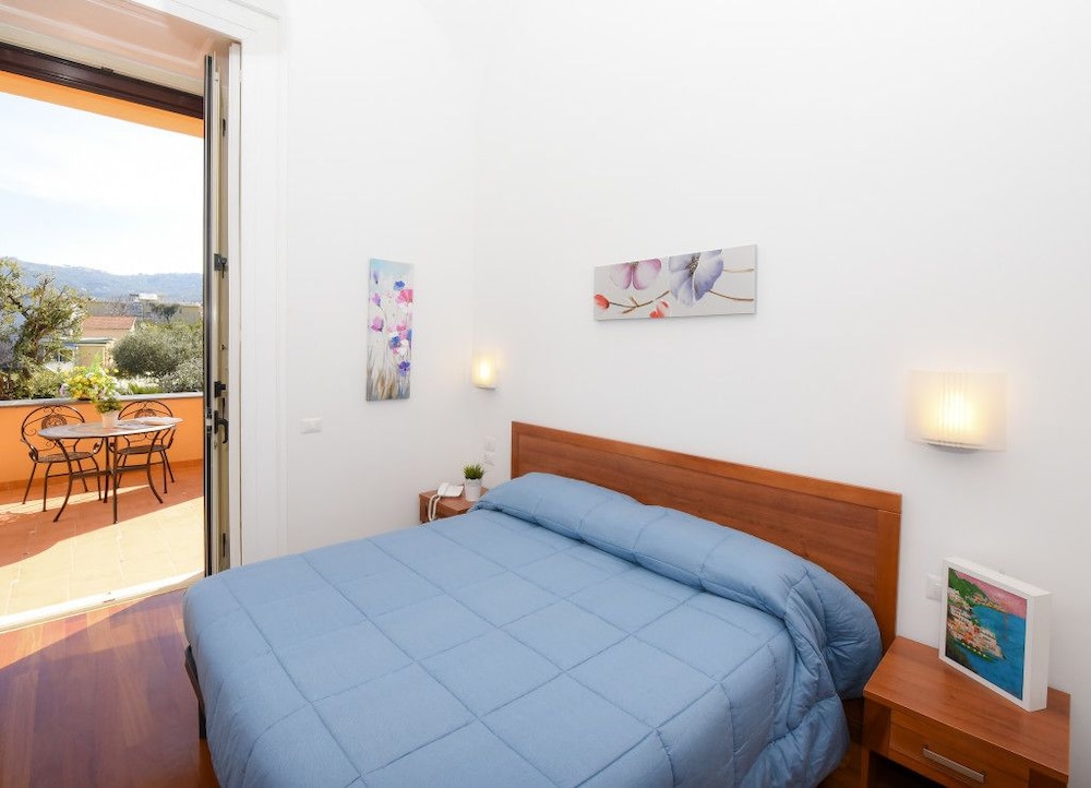 Villa Crawford 8/38