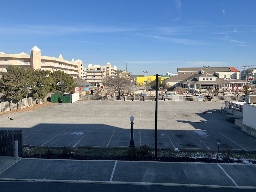 Country Inn & Suites by Radisson, Ocean City, MD 6/38