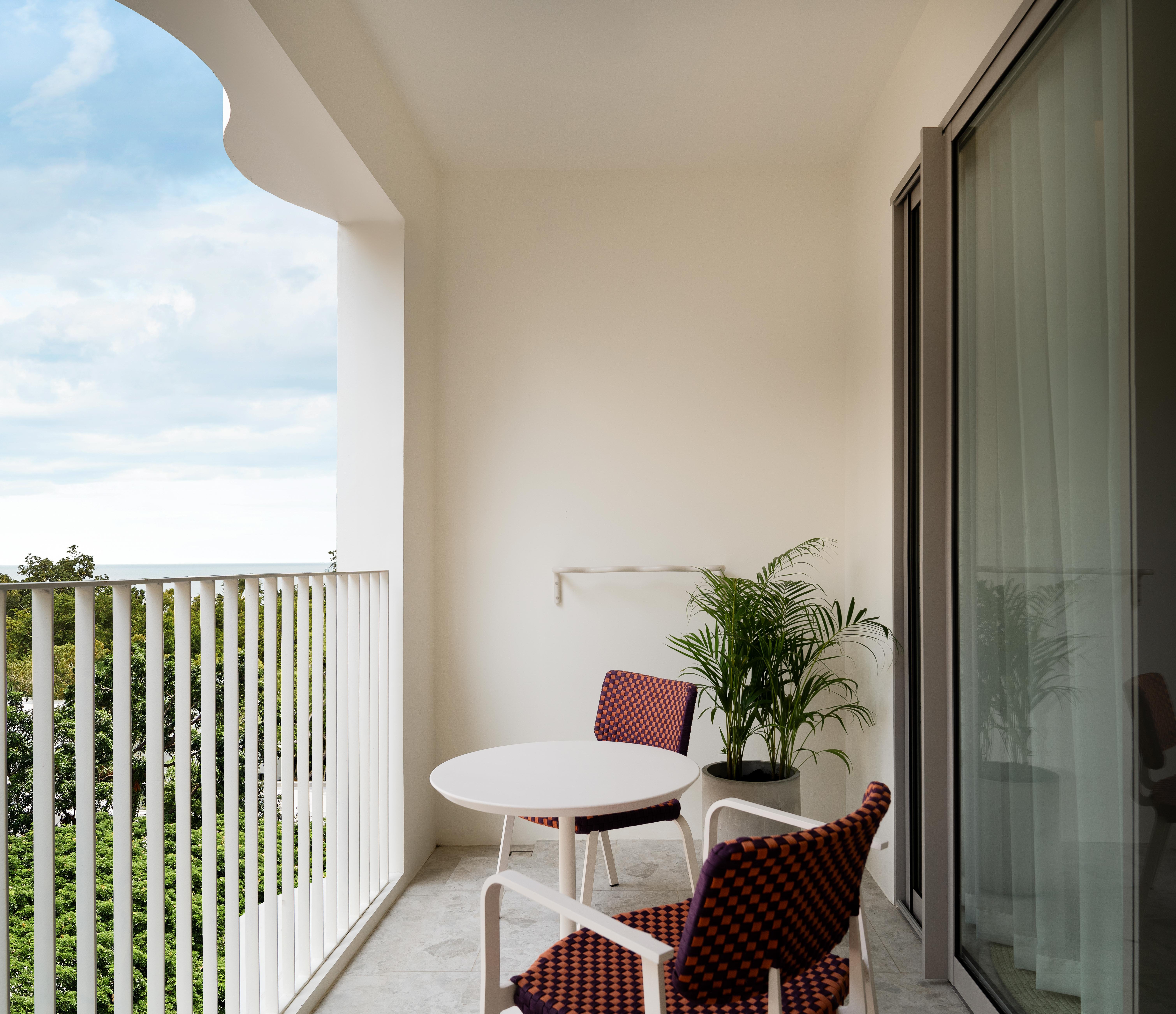 The Standard, Pattaya Na Jomtien 67/72