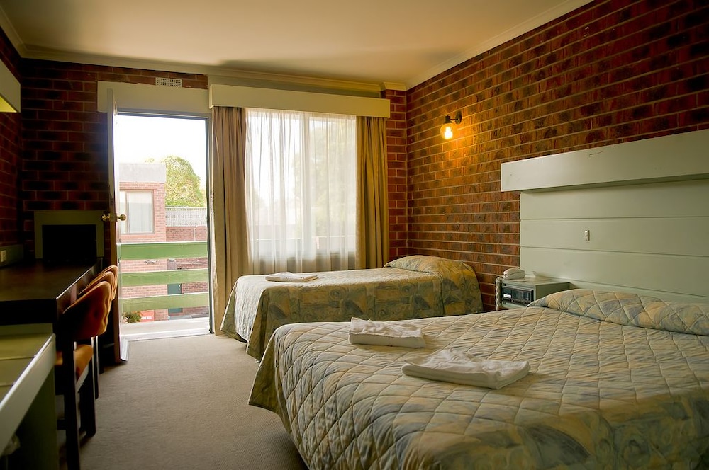 Lamplighter Motel 21/40