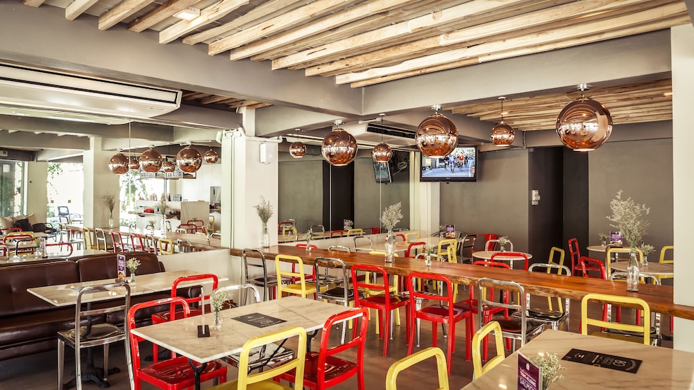 restaurant cafeteria