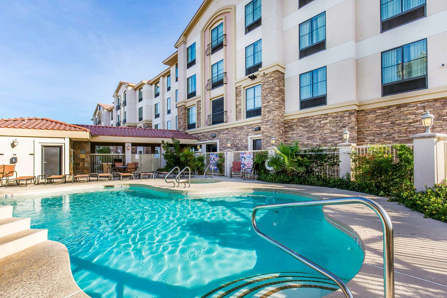 Comfort Inn And Suites Henderson 3/26