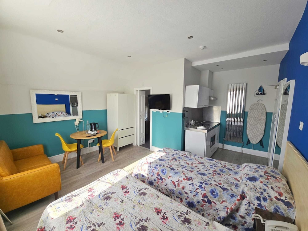 Avis Hotel Bromley 15/22
