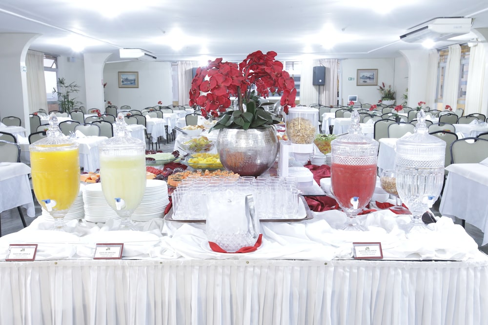 restaurant cafeteria