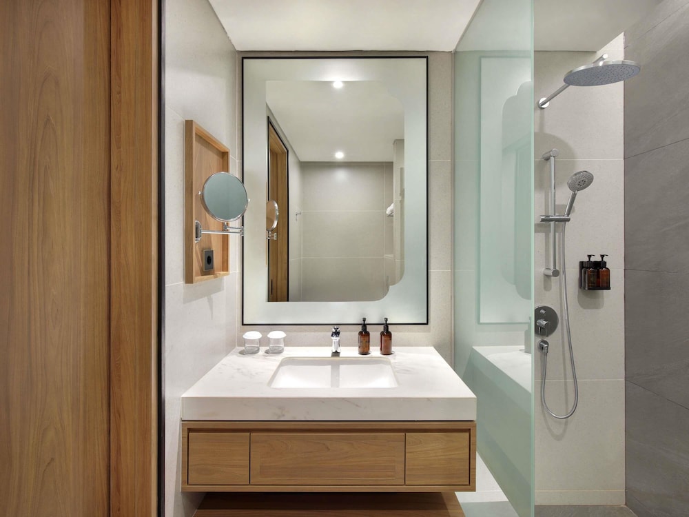 Grand Mercure Batam Centre 55/57