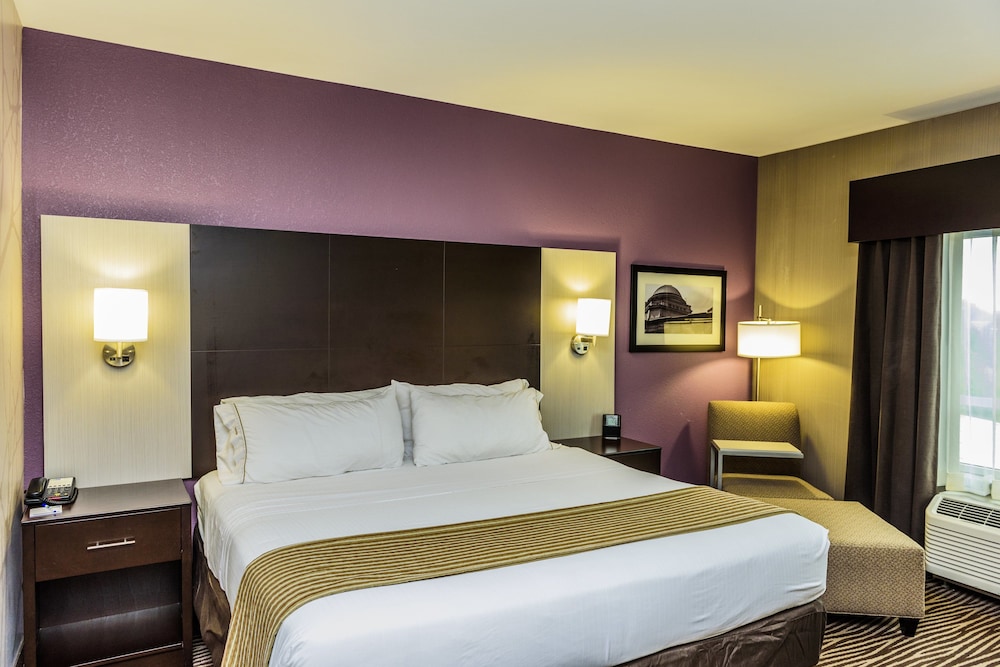 Holiday Inn Express Cheektowaga North East 15/46