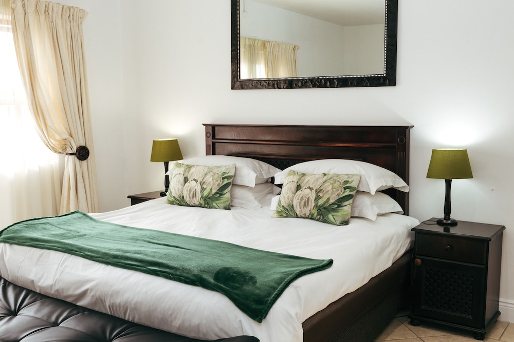 Standard, Double Bed, Sofa, Splendid Inn Port Edward Ex Premier Hotel Edwardian 2/10