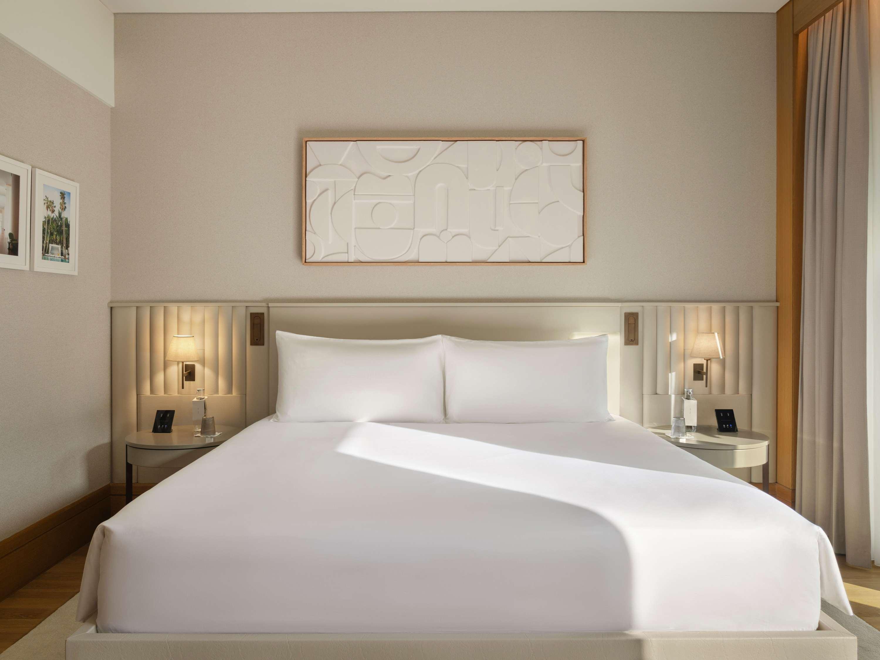 Rising Light King Guestroom with Resort View
